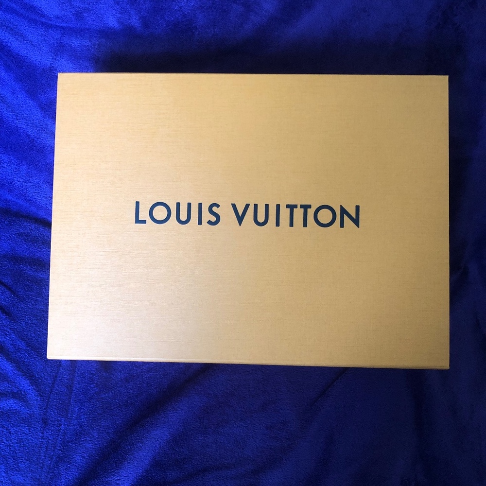 Louis Vuitton Saumur 30 Shoulder Bag